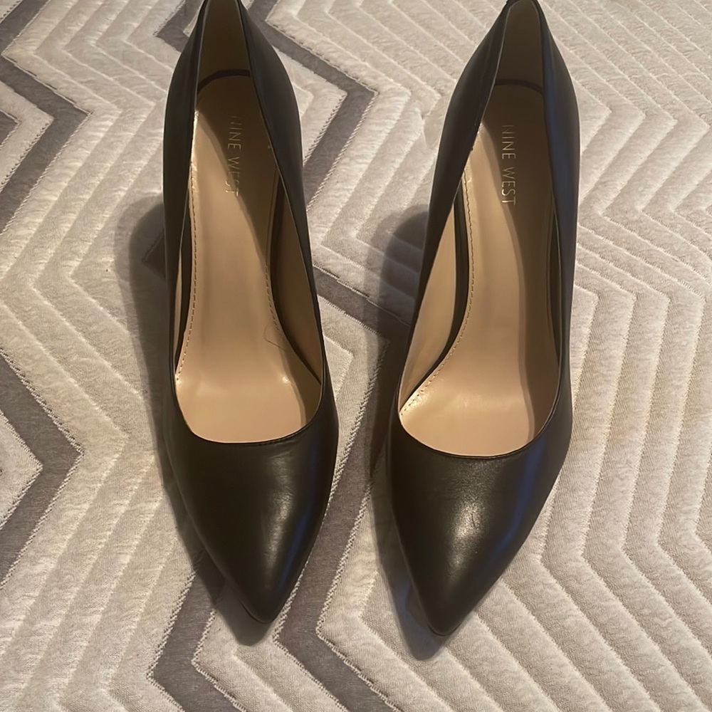 3/$60 Nine West Black Leather Heels 3.5-4”